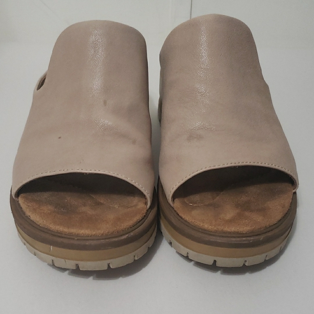 SALVIA HARPER Beige Open-Toe Slide Sandals